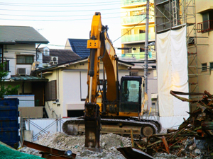 施設の解体は街の斜陽を表す