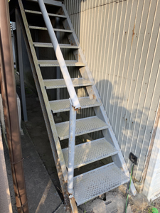 鉄製階段解体前３